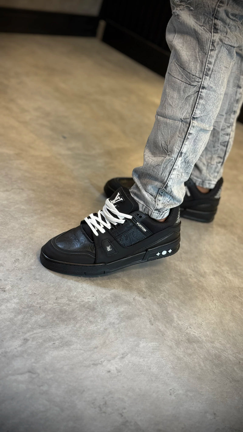 Tênis Louis Vuitton LV - Trainer - All Black