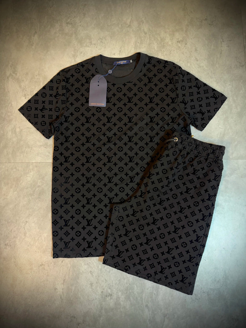 Conjunto LV Camurça - Camiseta + Short - Importado Premium - Preto