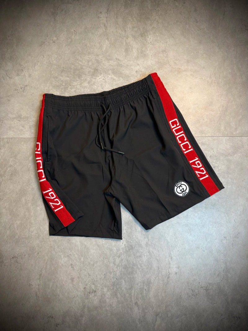 Short GUCCI | Faixa Vermelha Lateral - Preto