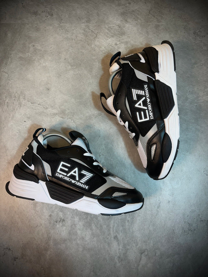 Tênis Emporio Armani | Logo EA7 Branca - Preto/Branco Refletivo