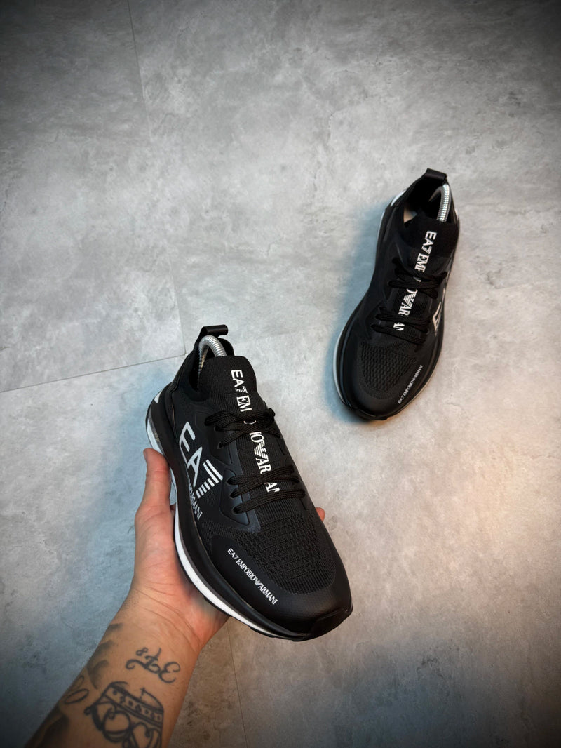 Tênis EA7 - Detalhe Águia Metal | Preto com Branco