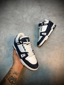 Tênis LV - Louis Vuitton Símbolos | JEANS - Branco e Azul